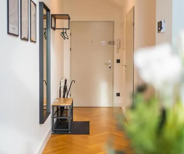 Myflat - Bright Near Station Βιέννη
